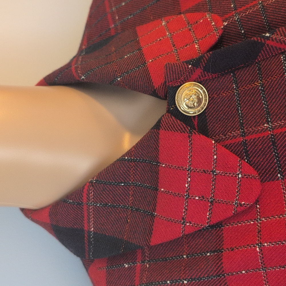 Vintage Red Plaid Tweed Jacket Gold Crest Buttons Peter Pan Collar Blazer - Picture 6 of 17